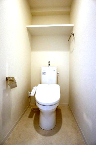 サヴォイラルカンジュ　12階のトイレ|サヴォイラルカンジュ　落ち着いた色調のトイレです