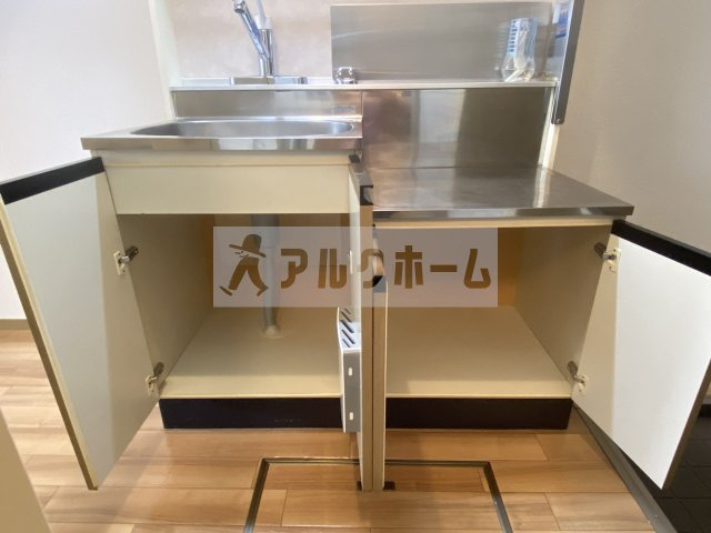 KA　ULUMI（カウルミ）のキッチン