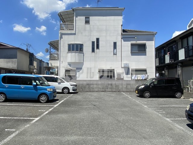 KA　ULUMI（カウルミ）の駐車場