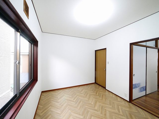 神殿町テラスハウスの洋室|きれいな洋室です