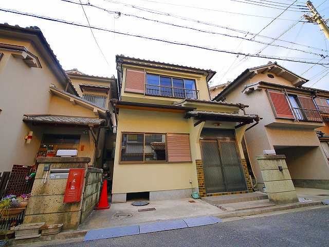 神殿町テラスハウスの外観|キレイな外観です。