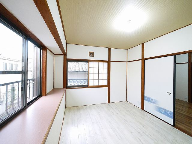 神殿町テラスハウスの洋室|使い勝手のいい洋室です