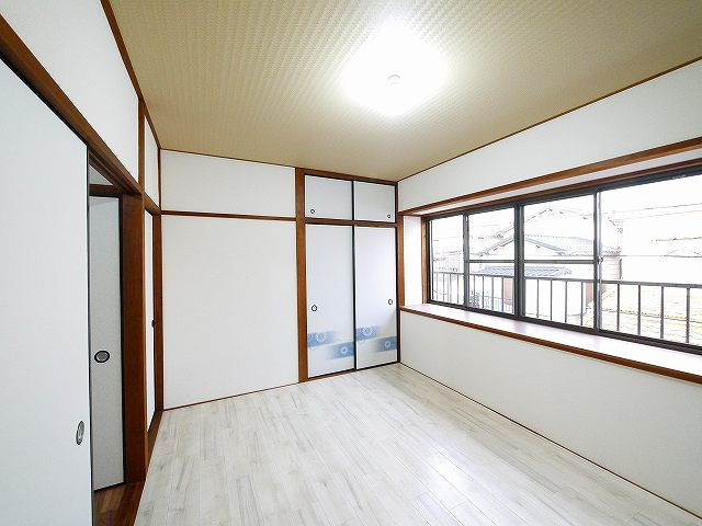 神殿町テラスハウスの内装|明るい室内です