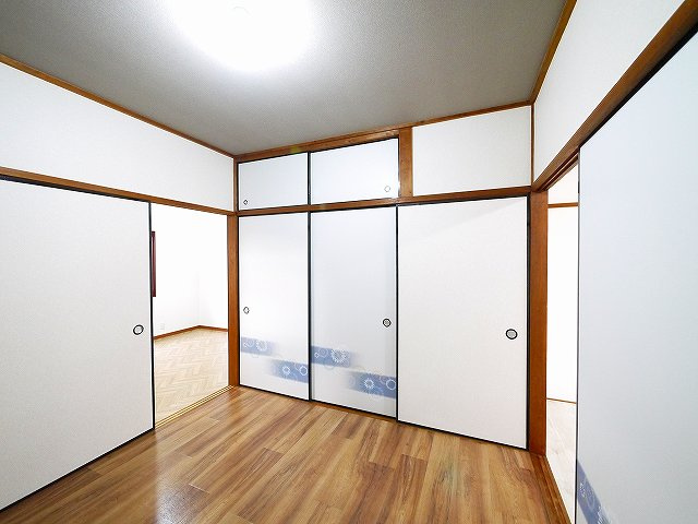 神殿町テラスハウスの洋室|広々とした洋室です