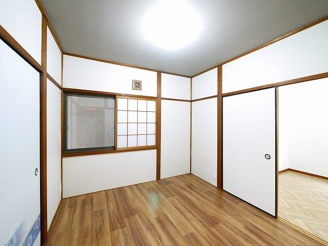 神殿町テラスハウスの内装|落ち着いた色調の洋室です