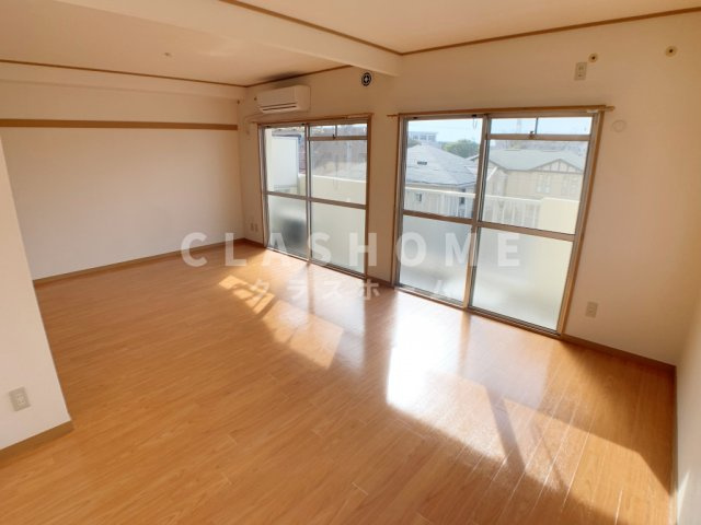 パークサイドNON・NOの居間・リビング|広々とした居間です
同物件の別部屋になります。