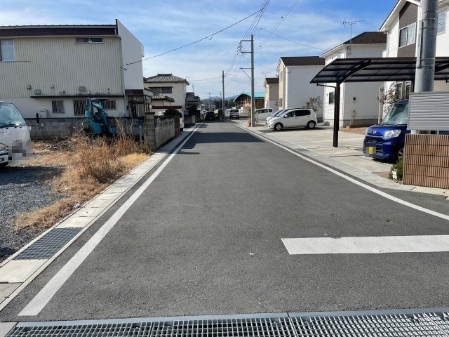 高崎市新町第23（全2棟）1号棟の前面道路含む現地写真
