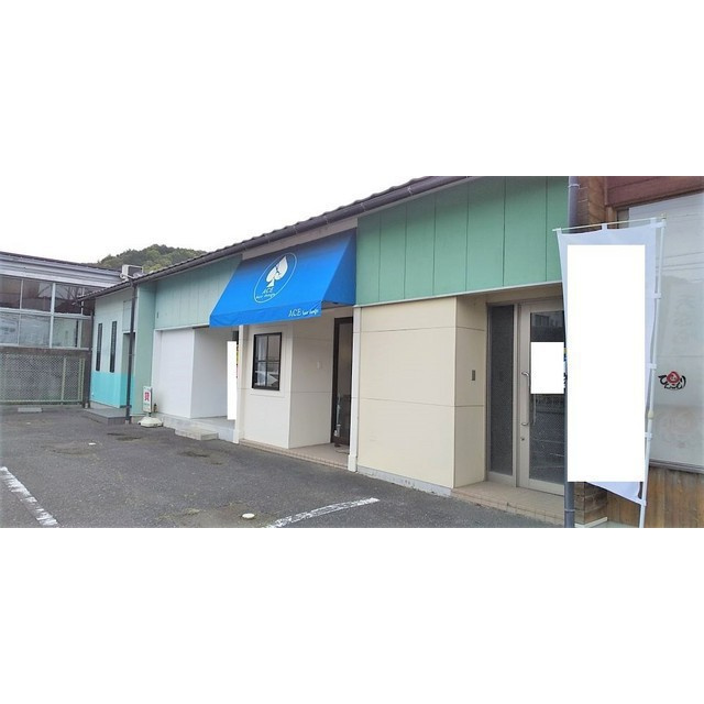 岩崎山田店舗のエントランス