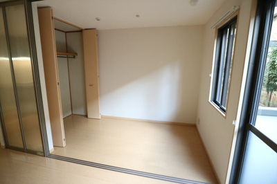 【洋室】 | リビングタウン紀三井寺 A棟