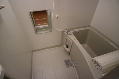 【浴室】 | リビングタウン紀三井寺 A棟