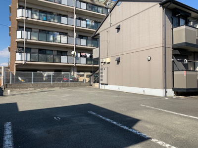 【駐車場】 | アヴニール今宿 | 駐車場があります