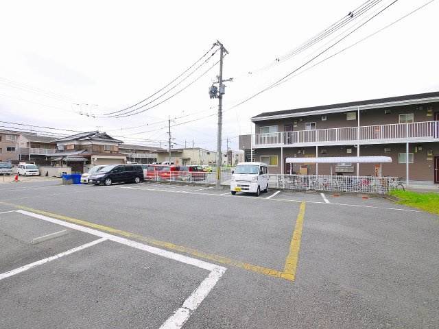 スペンドハウスの駐車場