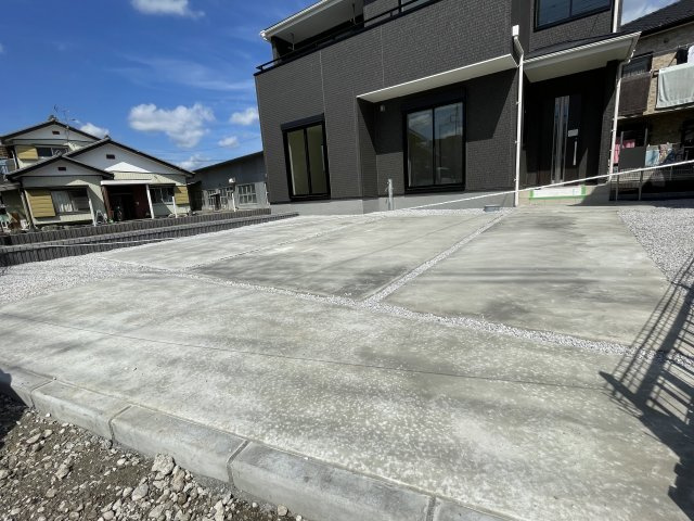 藤岡市藤岡第8（全1棟）1号棟の駐車場|駐車場に車を止められます