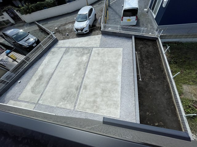 藤岡市藤岡第8（全1棟）1号棟の駐車場|駐車場があるので、車を買う予定の方も安心です