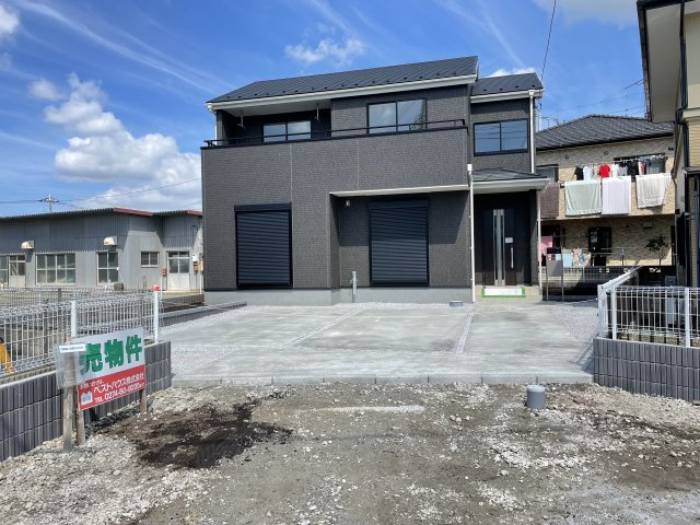 藤岡市藤岡第8（全1棟）1号棟の前面道路含む現地写真