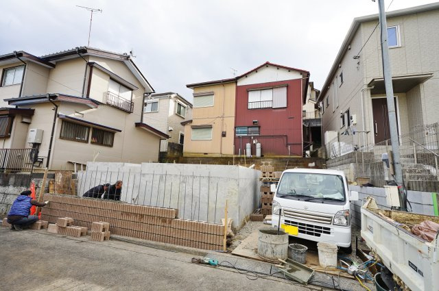 2階リビングに開放感ある吹き抜けのあるお住まい♪の外観|相模鉄道本線「西谷」駅ご利用可能です。