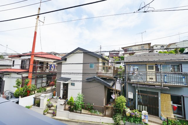 三ッ沢上町駅徒歩１０分！勾配天井のLDK♪神奈川区神大寺３丁目　全２棟新築戸建ての展望