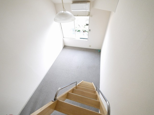 パレスナップの洋室|落ち着いた色調の洋室です