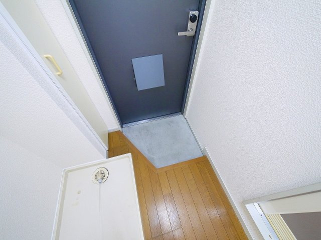 パレスナップの玄関|明るい玄関です