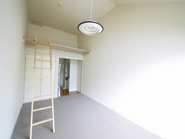 パレスナップの洋室|落ち着いた色調の洋室です