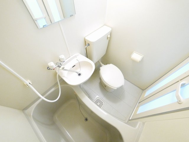 パレスナップの浴室|お掃除もし易いユニットバスタイプ。