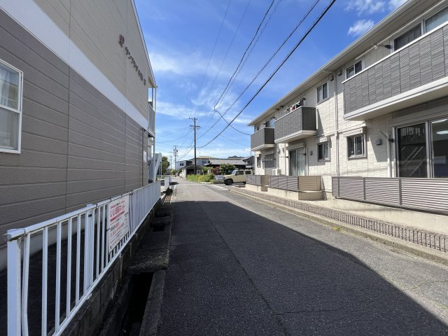 リヴィエールⅡの周辺|前面道路　南側
