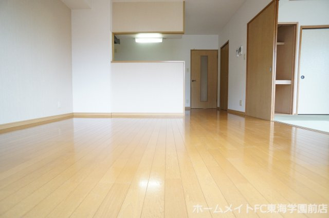 エスポアールⅡの居間・リビング