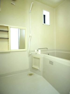 【浴室】 | ラフォーレ・昴B | 換気できる窓が付いています♪