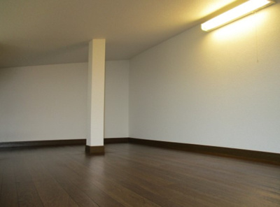 【内装】 | 第６大芳荘 | 寝室・収納としても使えるロフト付き。