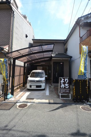 松原市天美南５丁目の中古一戸建の前面道路含む現地写真
