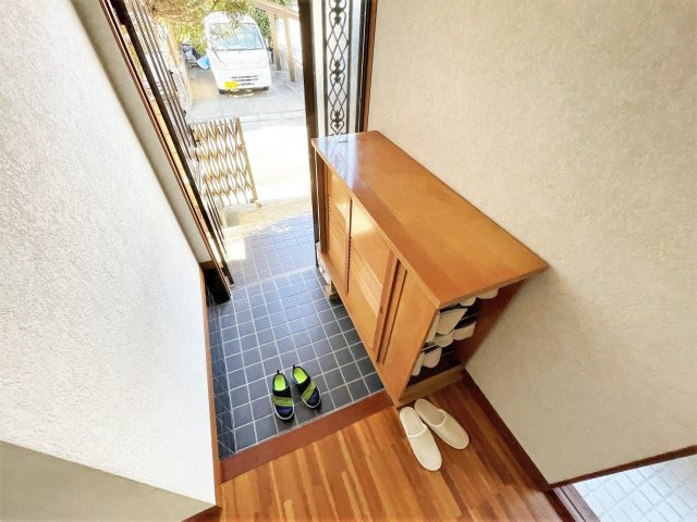 大網白里柳橋貸戸建ての玄関