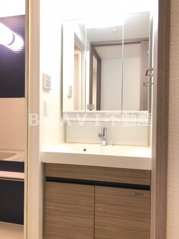 ファーストフィオーレ本町イーストⅡ　BRAVI不動産の独立洗面台|【ファーストフィオーレ本町イーストⅡ】独立洗面台です