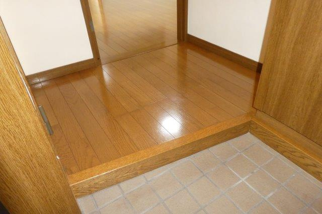オアシス参番館の玄関