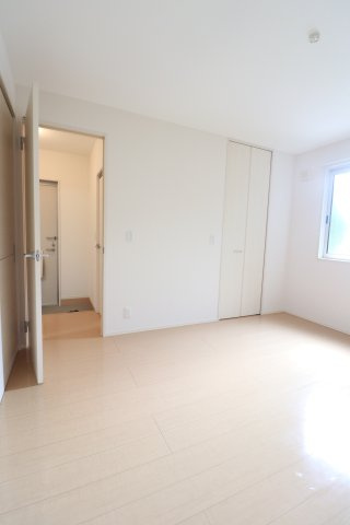リヴィエール本町IIの洋室