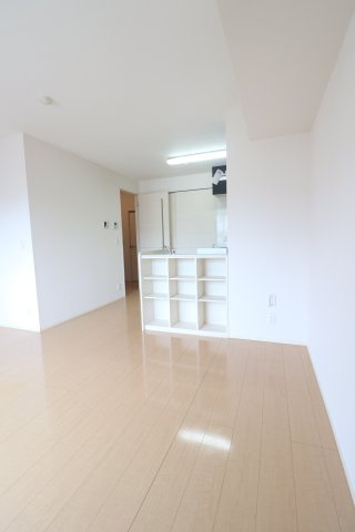 リヴィエール本町IIの居間・リビング