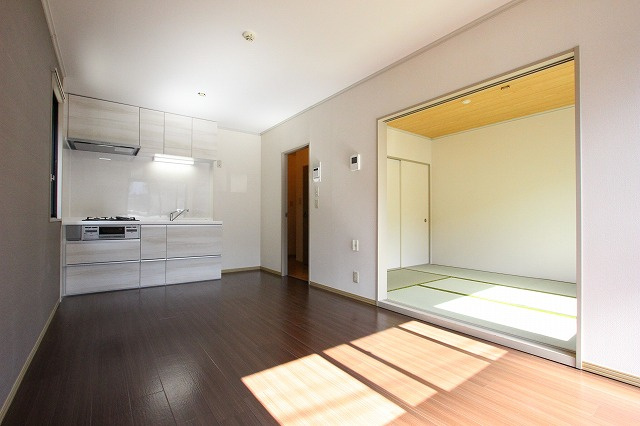 エクセル大倉山IIの居間・リビング