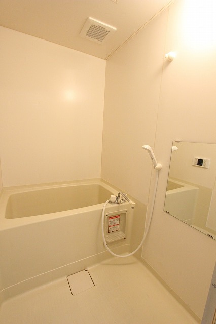 エクセル大倉山IIの浴室