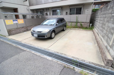 【駐車場】 | メゾン・ド・グリシーヌ