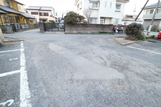 【駐車場】