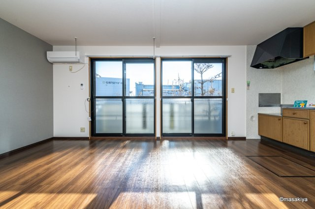 ロイヤル・ウイング　Bの居間・リビング