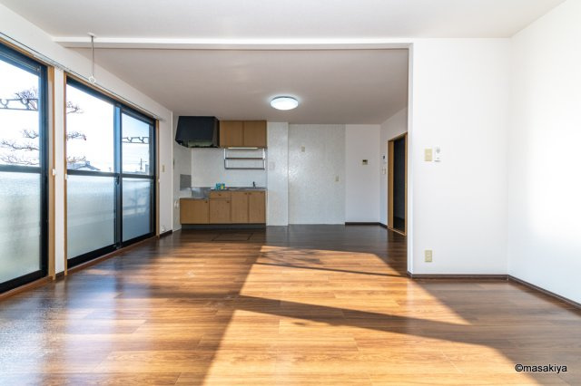 ロイヤル・ウイング　Bの居間・リビング