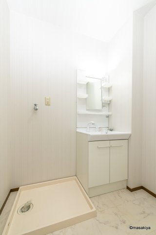 ロイヤル・ウイング　Bの洗面所