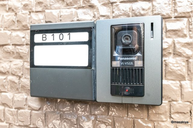 ロイヤル・ウイング　Bのエントランス