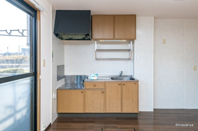 ロイヤル・ウイング　Bのキッチン