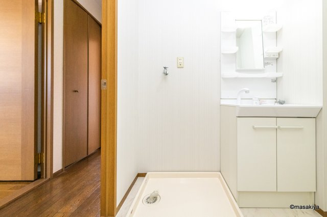 ロイヤル・ウイング　Bの洗面所