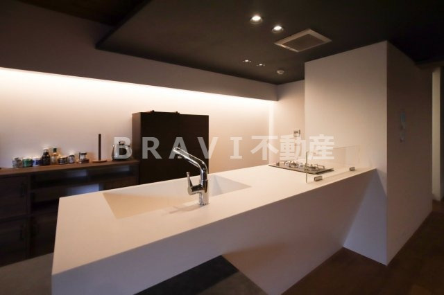 ストークマンション長堀　BRAVI不動産のキッチン|【ストークマンション長堀】キッチンでお料理をお楽しみください