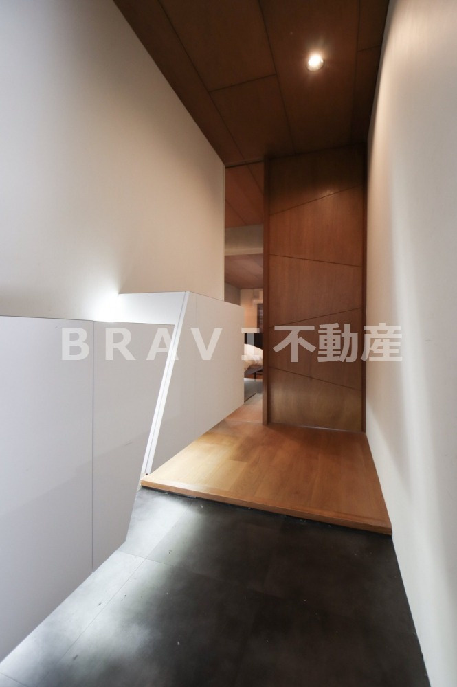 ストークマンション長堀　BRAVI不動産の玄関|【ストークマンション長堀】シンプルで使いやすい玄関です