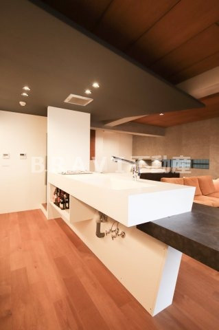 ストークマンション長堀　BRAVI不動産のキッチン|【ストークマンション長堀】お料理しやすいキッチンです