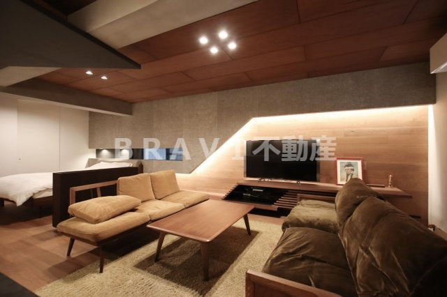 ストークマンション長堀　BRAVI不動産の居間・リビング|【ストークマンション長堀】ゆったりとしたリビングです