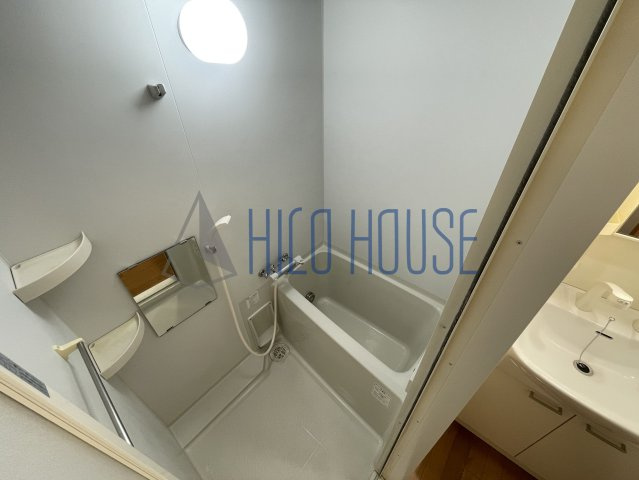 ルネス　プレミールの浴室